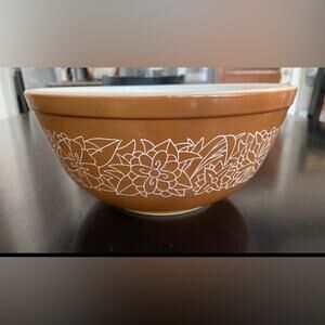 Vintage PYREX Brown Floral ‘Woodland’ #403/2.5qt Mixing Bowl